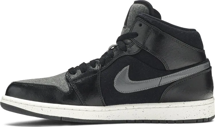 Air Jordan 1 Retro Mid SE Winterized Sneakers, Black