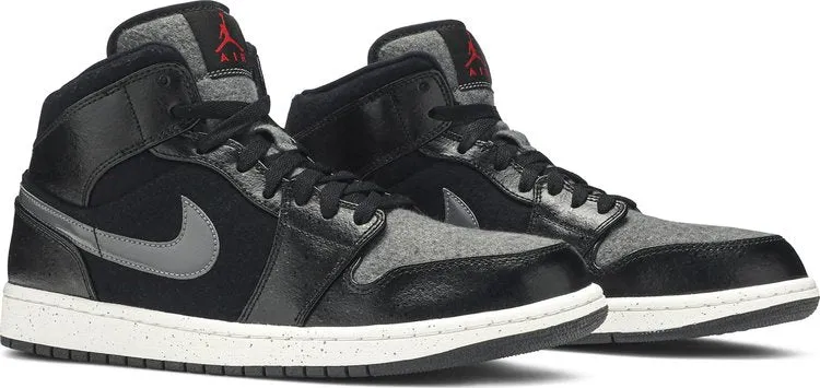 Air Jordan 1 Retro Mid SE Winterized Sneakers, Black