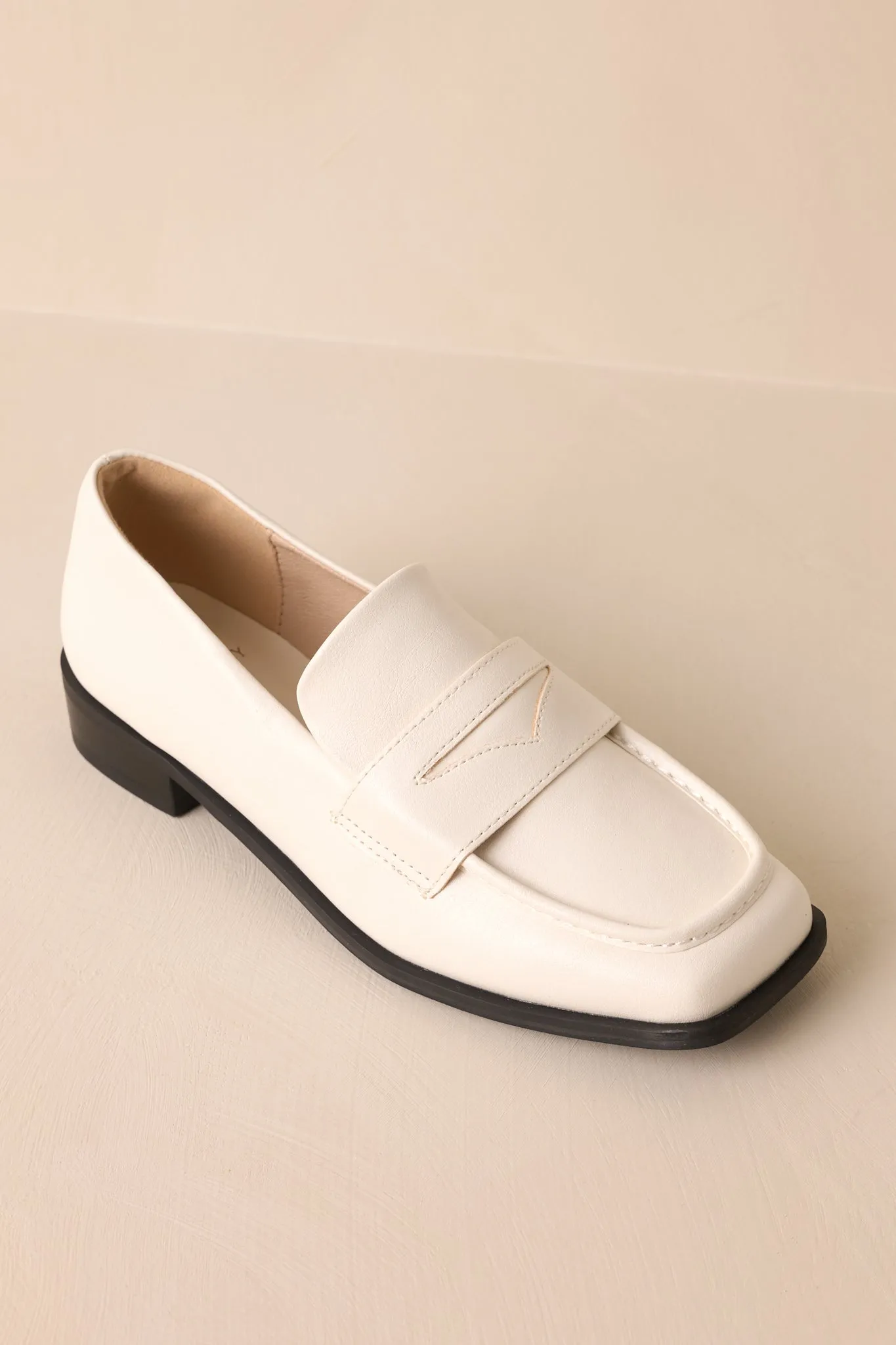 Good Memory White Loafers