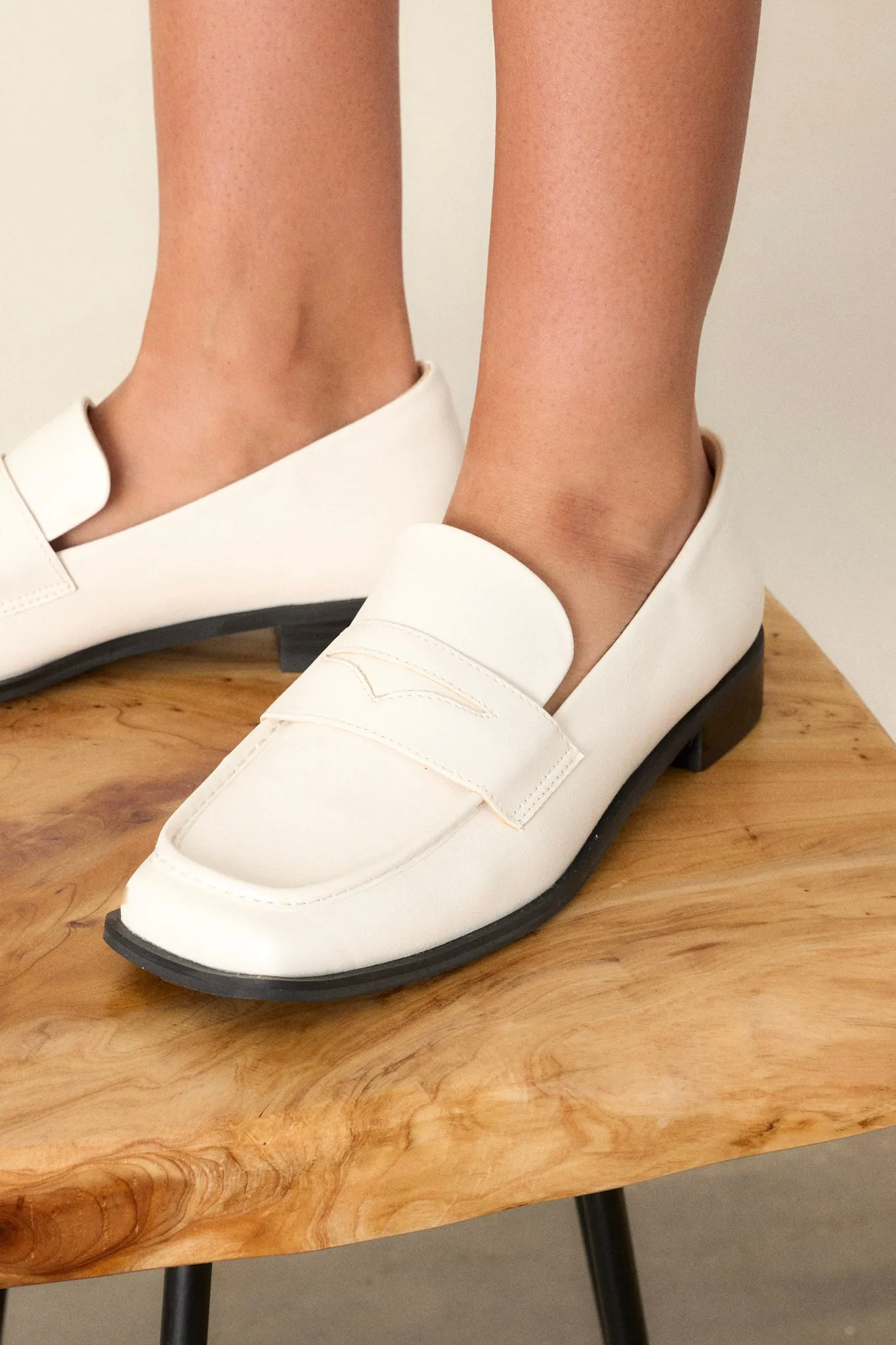 Good Memory White Loafers