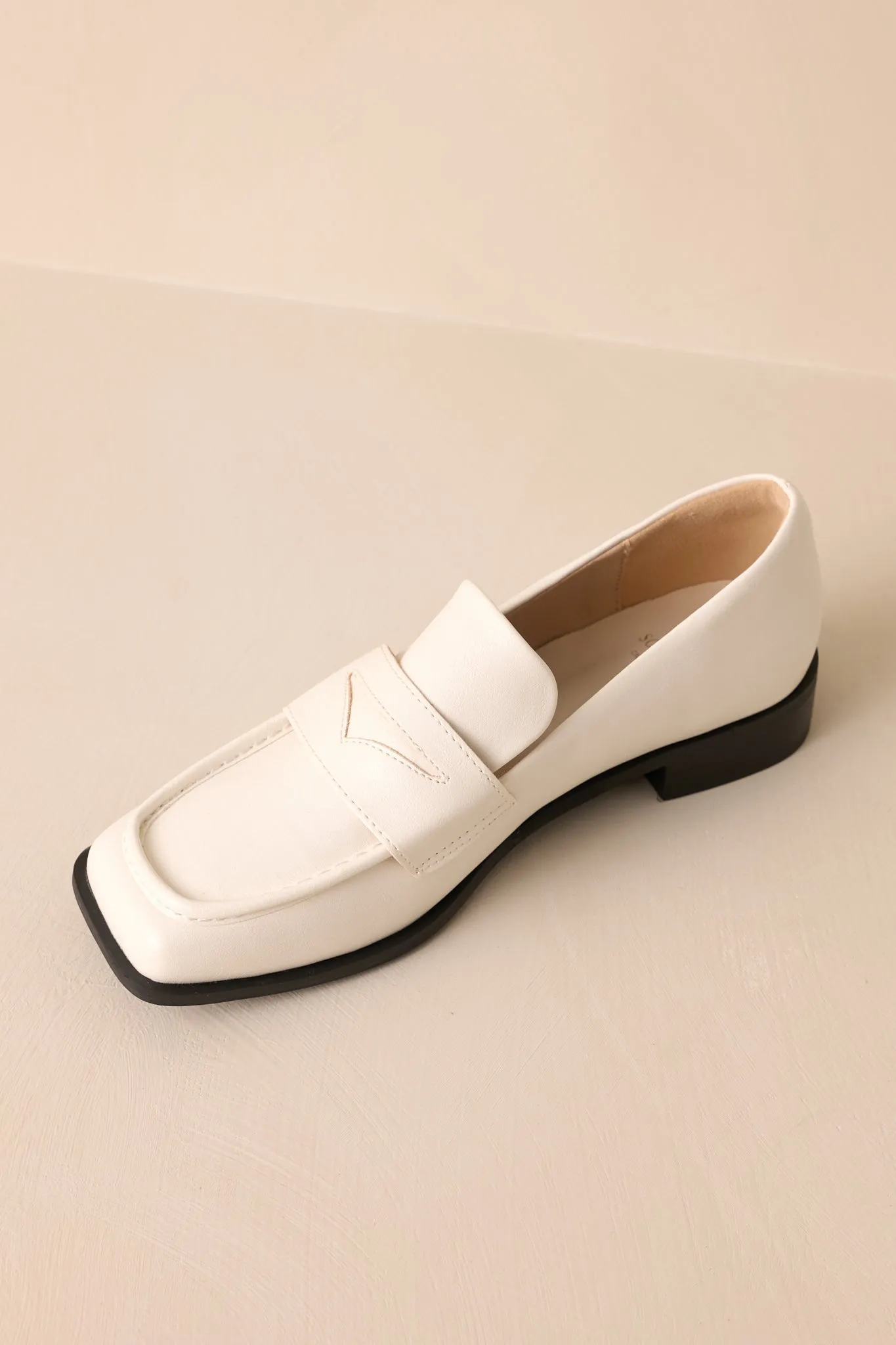 Good Memory White Loafers